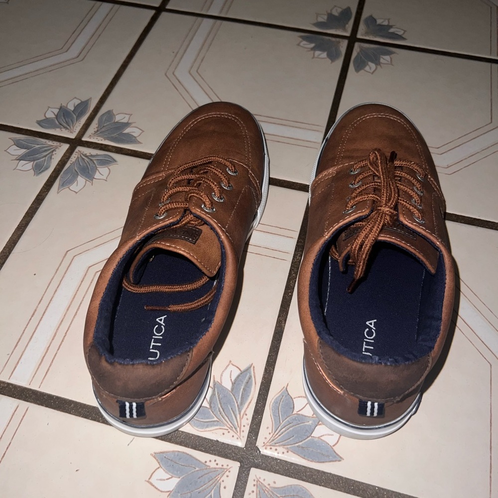 Boys nautica shoes